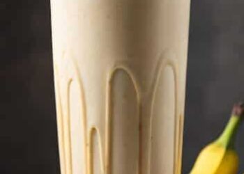 Six Benefits of Consuming Banana with Milk