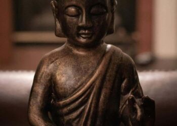 6 Core Teachings Every Buddhist Monk Follows