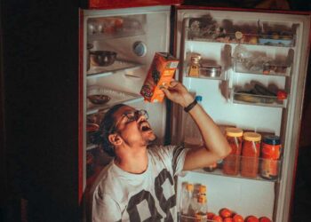 Surprising Science Behind Why Some Foods Taste Better at Night