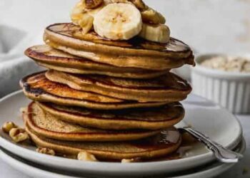 Make These Super Easy Oats Pancakes in 20 Minutes