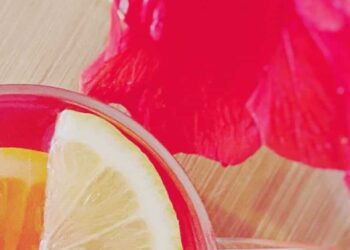Why Hibiscus Tea Is Your Best Friend to Treat Bloating