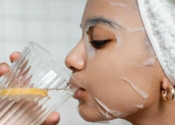 Top 5 ways to stay hydrated
                              
                              Published by Livemint | 15 Sep 2024