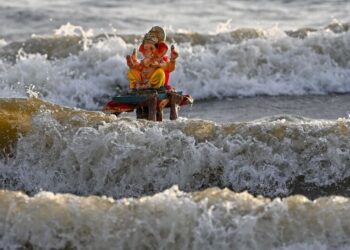 Ganesh Visarjan 2024
                              
                              Published by Livemint | 16 Sep 2024