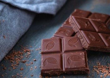 6 benefits of dark chocolate for hair and skin
                              
                              Published by Livemint | 18 Sep 2024