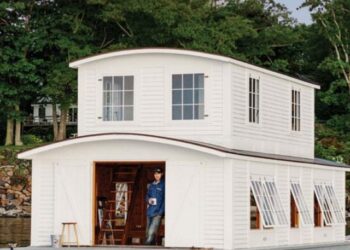 Maineâs waters are being plagued by âfloating campsâ