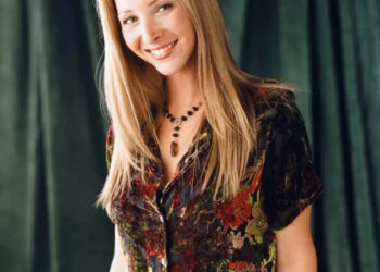 9 Quirky Phoebe Buffay Dialogues That Made Her Fan Favourite