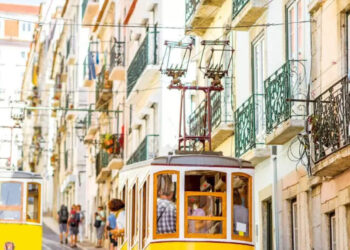 Kolkata Trams: 10 Cities In The World That Have Tram Services
