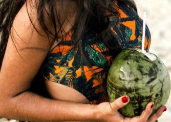 5 health benefits of coconut water
                              
                              Published by Livemint | 15 Sep 2024