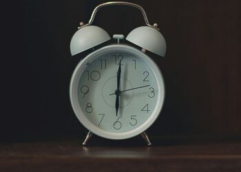 5 benefits of waking up early in the morning
                              
                              Published by Livemint | 11 Sep 2024