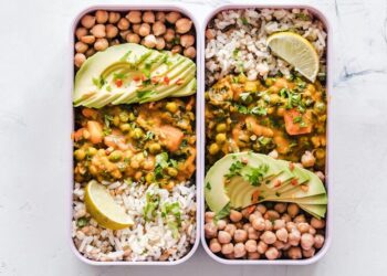 5 tips for healthy lunch at office
                              
                              Published by Livemint | 21 Sep 2024