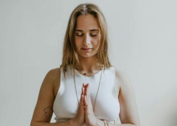 5 bedtime yoga poses to cut down belly fat
                              
                              Published by Livemint | 07 Sep 2024