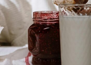 5 calcium-rich drinks to boost bone health
                              
                              Published by Livemint | 10 Sep 2024