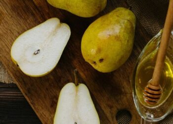 6 health benefits of eating pears
                              
                              Published by Livemint | 17 Sep 2024