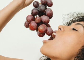 7 fruits to avoid on an empty stomach
                              
                              Published by Livemint | 20 Sep 2024