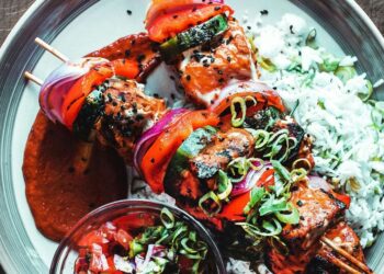 5 foods that you should avoid eating at night
                              
                              Published by Livemint | 28 Sep 2024