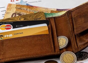 5 effective ways to save money with credit card
                              
                              Published by Livemint | 27 Sep 2024