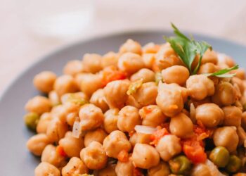 Simple 5-Ingredient Chickpea Salad Recipe