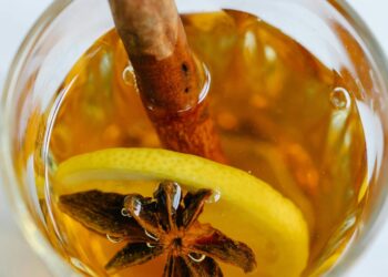 How to Make Antioxidant-Rich Cinnamon Tea