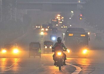 5 tips to protect yourself from unhealthy air
                              
                              Published by Livemint | 01 Oct 2024