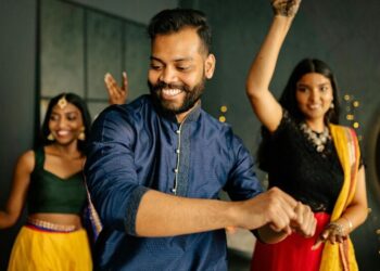 5 iconic Diwali songs to brighten your festivities
                              
                              Published by Livemint | 23 Oct 2024