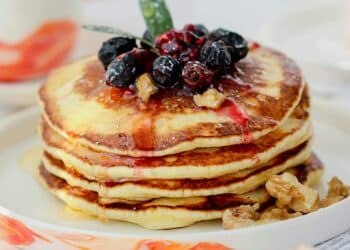 How to Make Vegan Pancakes in 10 Minutes