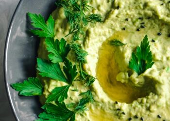 How to Make Hummus at Home in Just 5 Steps