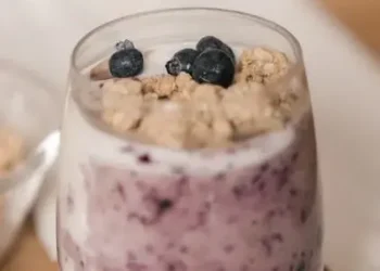 How to Make a Delicious Blueberry Coconut Smoothie