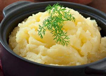 How to Make Perfect Creamy Mashed Potatoes