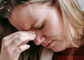 5 natural remedies for instant migraine relief
                              
                              Published by Livemint | 15 Nov 2024