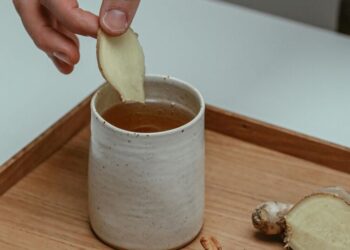 5 potential health benefits of ginger tea
                              
                              Published by Livemint | 19 Nov 2024