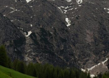 5 trekking points you should be aware of in India  …
                              
                              Published by Livemint | 24 Nov 2024