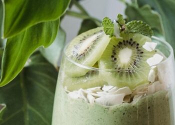 5 delicious smoothies for weight loss
                              
                              Published by Livemint | 20 Nov 2024
