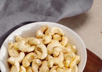 5 health benefits of consuming cashews daily
                              
                              Published by Livemint | 22 Nov 2024