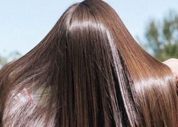 5 healthy hair habits you should adopt from today
                              
                              Published by Livemint | 12 Nov 2024