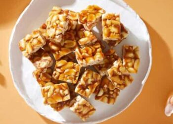 Make Peanut Gajak in 5 Simple Steps