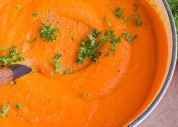5 Easy Steps to Make Carrot and Almond Soup