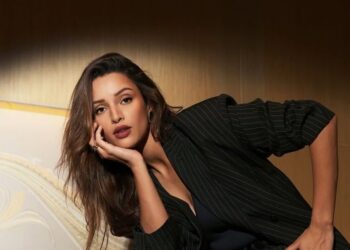 Top 10 popular actors in 2024
                              
                              Published by Livemint | 05 Dec 2024