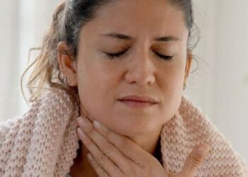 5 natural ways to soothe winter sore throats
                              
                              Published by Livemint | 21 Dec 2024