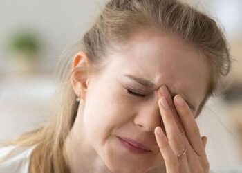 5 ways to protect your eyes from winter dryness
                              
                              Published by Livemint | 02 Dec 2024