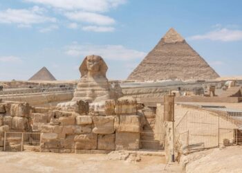 5 iconic landmarks to see in your lifetime
                              
                              Published by Livemint | 13 Dec 2024