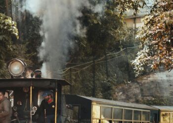 5 places to visit in Darjeeling
                              
                              Published by Livemint | 11 Dec 2024