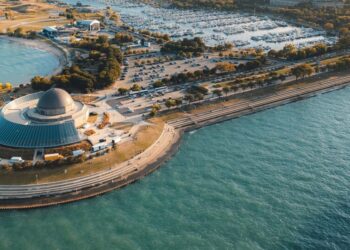 6 places to visit in Greenland
                              
                              Published by Livemint | 21 Dec 2024