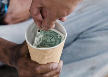 5 philanthropists who give most to charity
                              
                              Published by Livemint | 26 Dec 2024