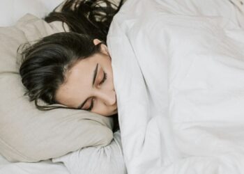 Top 6 foods to improve sleep quality
                              
                              Published by Livemint | 20 Dec 2024