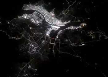 5 stunning clicks of Mahakumbh 2025
                              
                              Published by Livemint | 31 Jan 2025