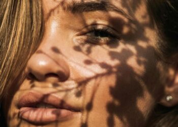 5 Superfoods for Glowing Skin in Winter
                              
                              Published by Livemint | 27 Jan 2025