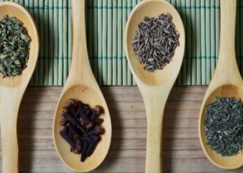 6 Best Herbs and Spices For Weight Loss
                              
                              Published by Livemint | 25 Jan 2025