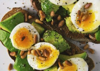 6 Easy Keto Recipes for Weight Loss
                              
                              Published by Livemint | 27 Jan 2025