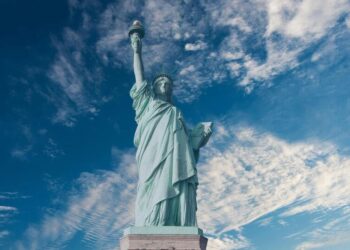 5 Safest States In The US In 2025
                              
                              Published by Livemint | 18 Jan 2025