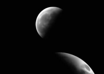 What if Earth had two moons?
                              
                              Published by Livemint | 22 Feb 2025